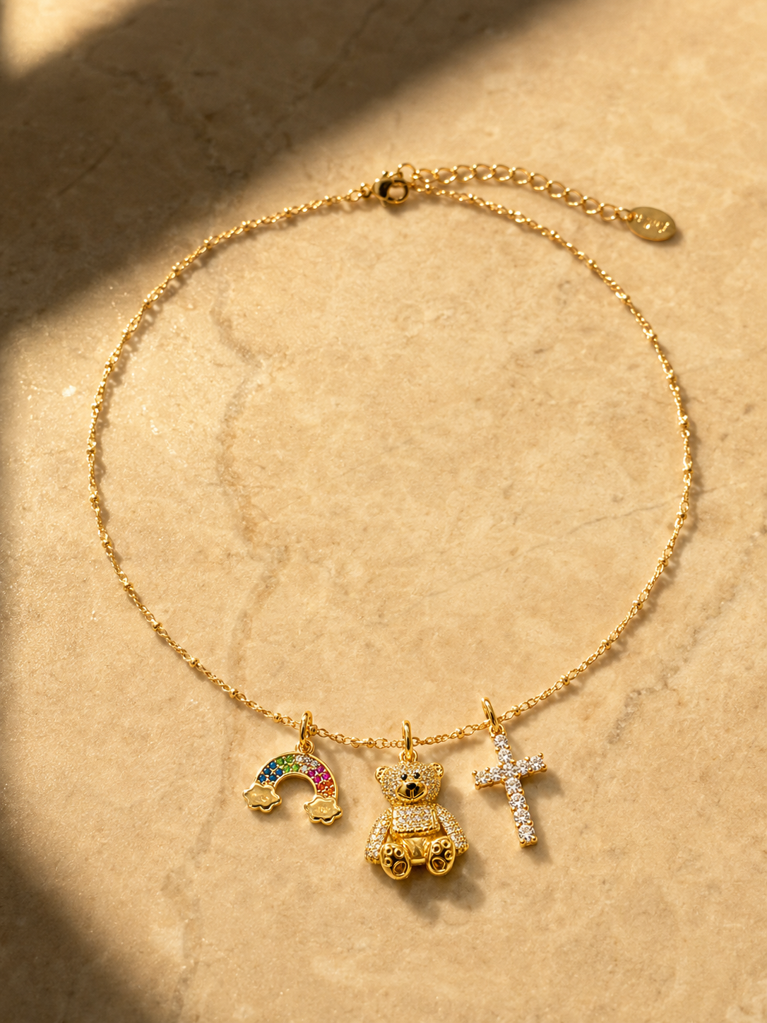Collar personalizado de oro 12k con dijes